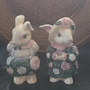 Floral Ceramic Bunny Figurines Fitz & Floyd 1991 Salt & Pepper Shakers